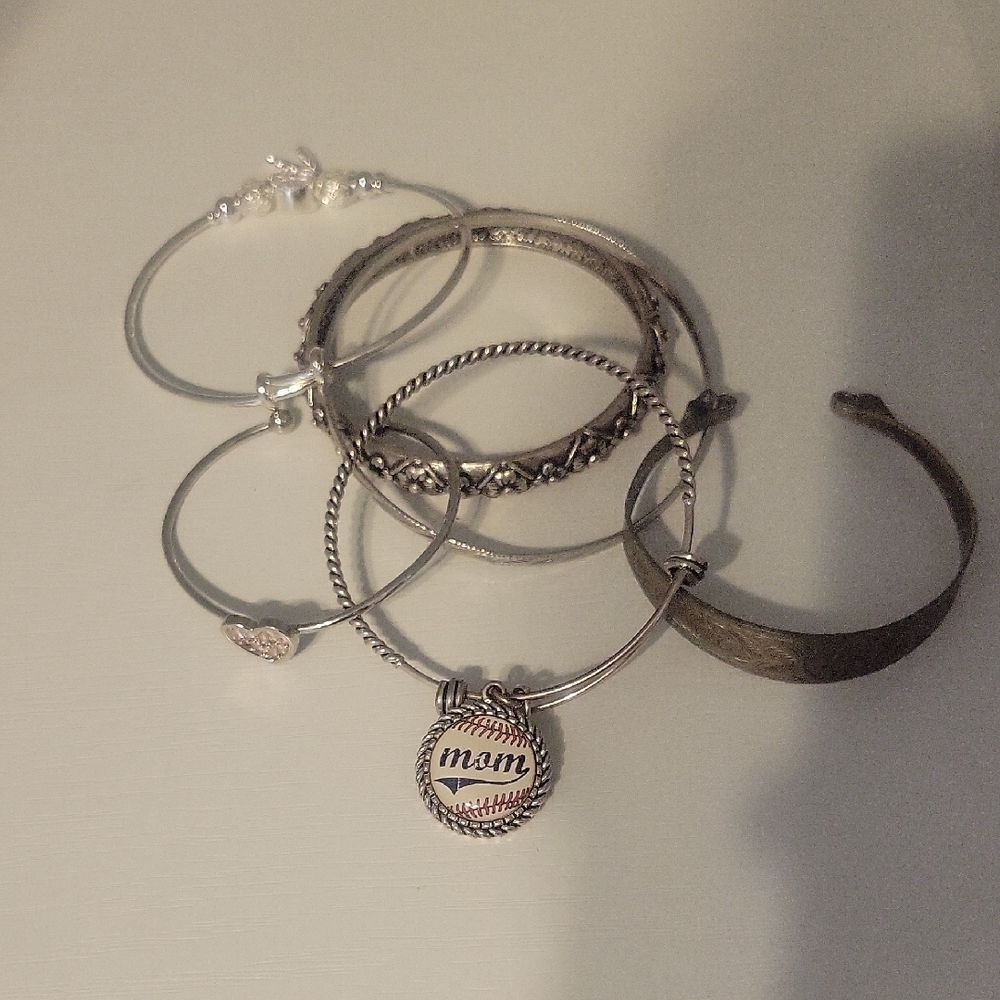 8 Bangle Misc bracelets Silver and Gold tones Bangle Bracelet Set